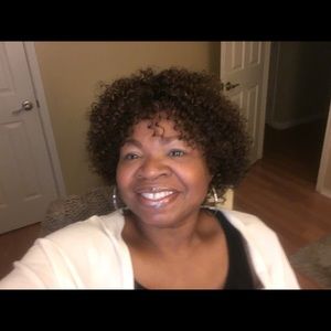 Meet your Posher, Stephanie